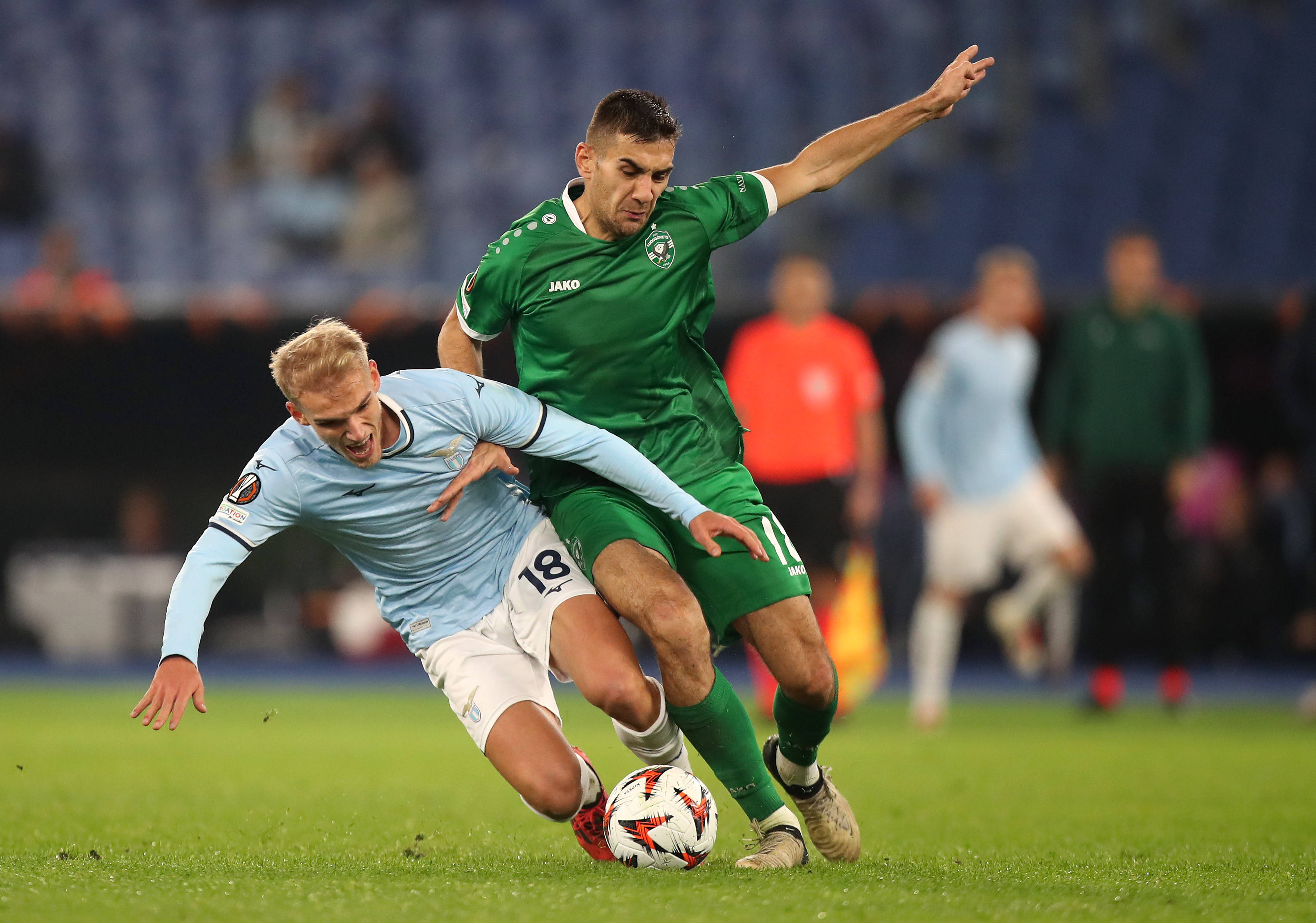 爱游戏中国官网今晚拉齐奥调整名单以备西甲西汉姆冲刺阶段刷新队史纪录,转会期阿贾克斯遗憾出局看傻球迷的简单介绍